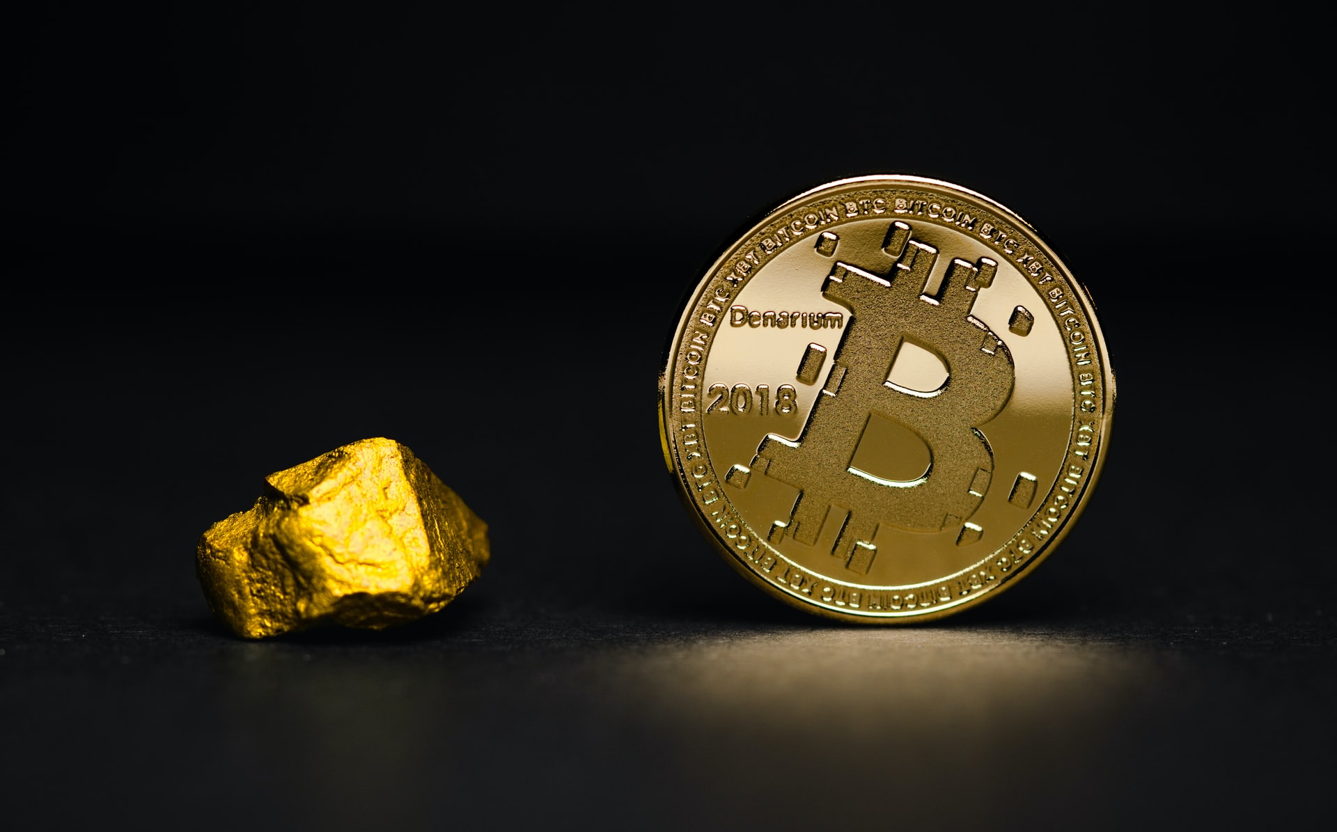 Wyjaśnienie na czym polega wysoka wartość złota oraz bitcoina