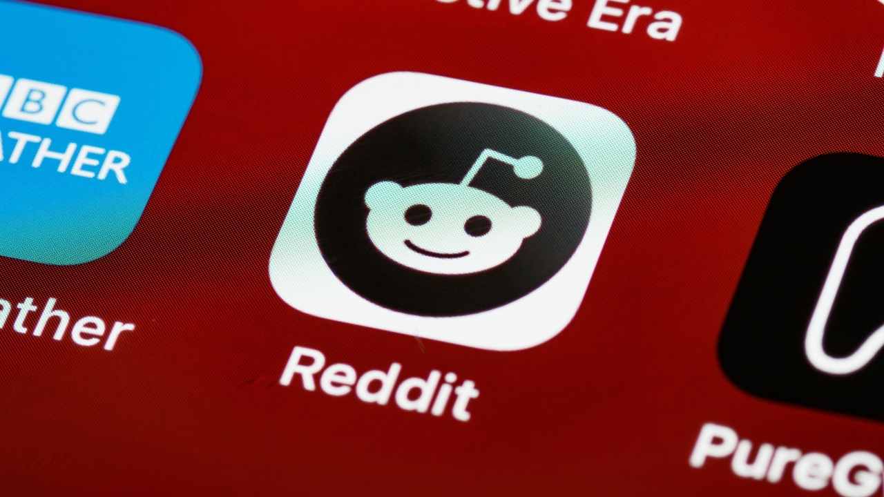 Redit uruchomił CryptoSnoos i sprzedał za milion usd